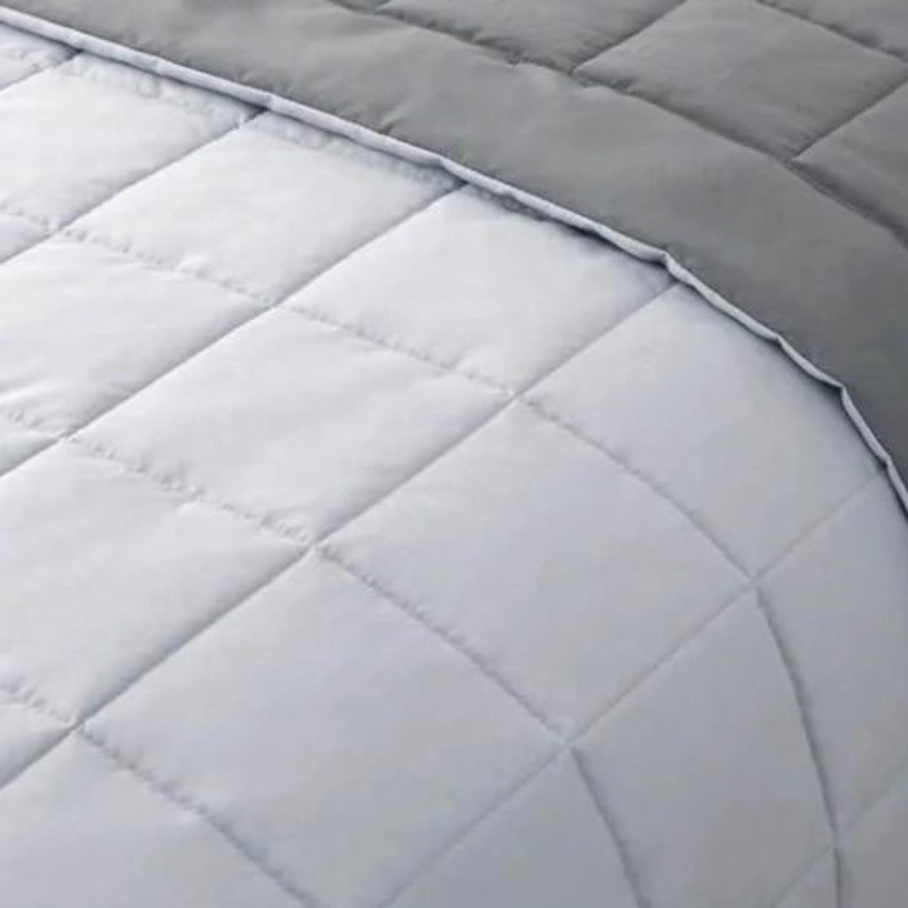 Edredón Alternativo De Plumón - Reversible Tamaño King (289cm X 254cm) / Berkshire Life / Gris